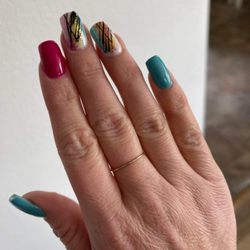 Star Nails - Dipping with free hand nail art.