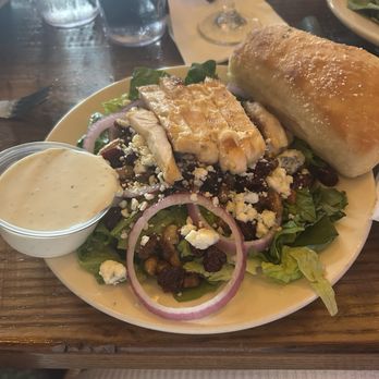 Cugino's - 1/2 portion of Michigan Cherry Salad with chicken. - Pizza Near Me - Grand Ledge, Michigan