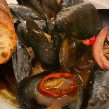 Lounge Here - Yummy mussels - Cocktail Bars Near Me - Dallas, Texas