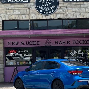 Back in the Day Books - Front of store - Bookstores Near Me - Dunedin, Florida Back in the Day Books - Front of store - Bookstores Near Me - Dunedin, Florida