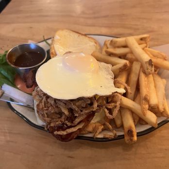 Black Tap Craft Burgers & Beer - SoHo - WAGYU STEAKHOUSE with a fried egg - American Near Me - New York, New York Black Tap Craft Burgers & Beer - SoHo - WAGYU STEAKHOUSE with a fried egg - American Near Me - New York, New York
