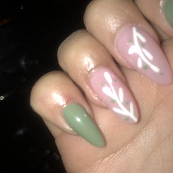 Leo Nails & Spa - The cut pinky - Waxing Near Me - Covina, California