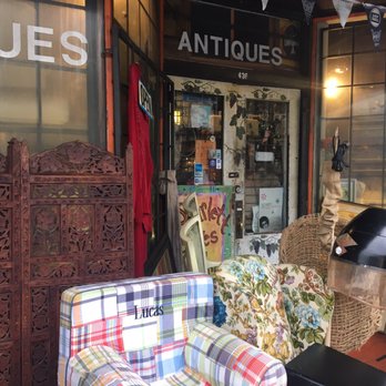 Scarlett Loves Rhettro - Outside view of shop - Antiques Near Me - Atlanta, Georgia Scarlett Loves Rhettro - Outside view of shop - Antiques Near Me - Atlanta, Georgia
