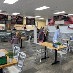 hole in one bagels - Very clean & great service :)