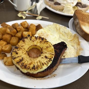 Eggs 'n Things - Waikiki Beach Eggspress - Hawaiian style pork chop and eggs - Breakfast & Brunch Near Me - Honolulu, Hawaii Eggs 'n Things - Waikiki Beach Eggspress - Hawaiian style pork chop and eggs - Breakfast & Brunch Near Me - Honolulu, Hawaii