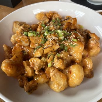 Alter Brewing + Kitchen - Bang Bang Cauliflower with Cuban Chicken - Brewpubs Near Me - Saint Charles, Illinois