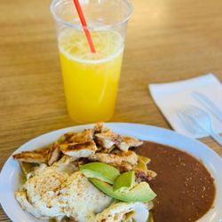 Chilaquiles con pollo