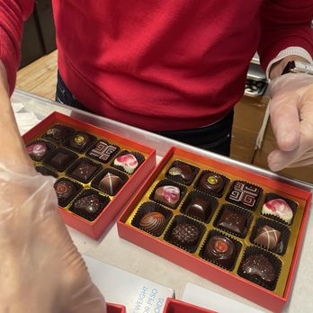 Chocolat Moderne - Boxes of bonbons - Chocolatiers & Shops Near Me - New York, New York
