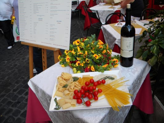 Max's Market & Eatery by null