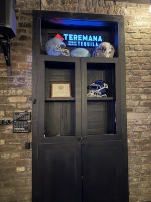 Big John's Tavern by null