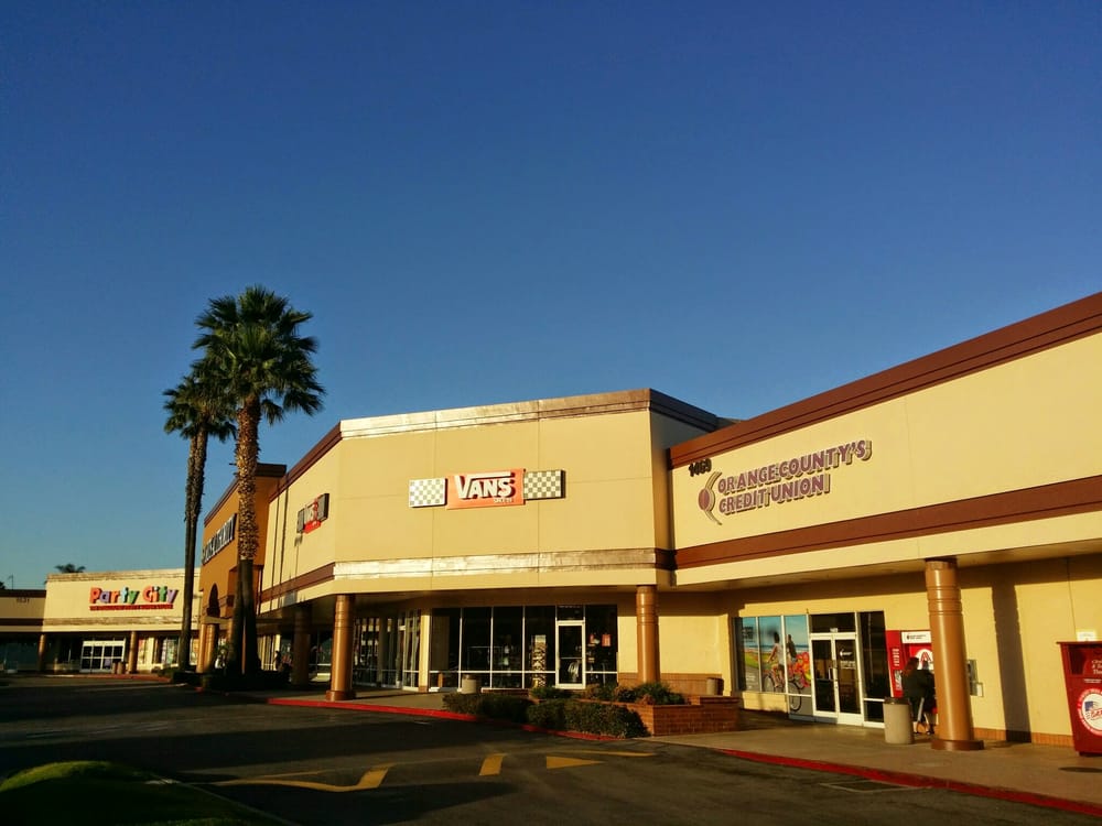 PARTY CITY CLOSED Updated April 2024 25 Photos & 44 Reviews