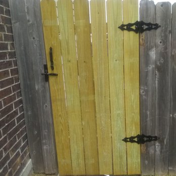 Homefront Fence - This door is soild.. - Decks & Railing Near Me - Willis, Texas