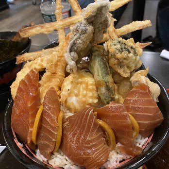 IT Show - Salmon Tendon - Ramen Near Me - Palisades Park, New Jersey IT Show - Salmon Tendon - Ramen Near Me - Palisades Park, New Jersey