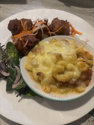 Etta's Kitchen by null