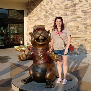 Buc-ee’s - Obligatory picture with the statue. The sun was in my eyes. - Gas Stations Near Me - Smiths Grove, Kentucky Buc-ee’s - Obligatory picture with the statue. The sun was in my eyes. - Gas Stations Near Me - Smiths Grove, Kentucky