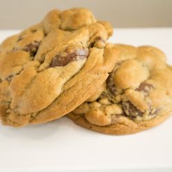 a cozy cookie - Chunky Chocolate Chip