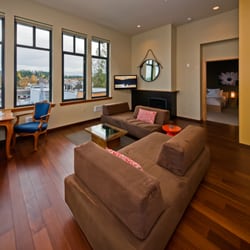 Island Inn - Penthouse 5 | Couples Corner! | Friday Harbor Hotel The Island Inn at 123 West