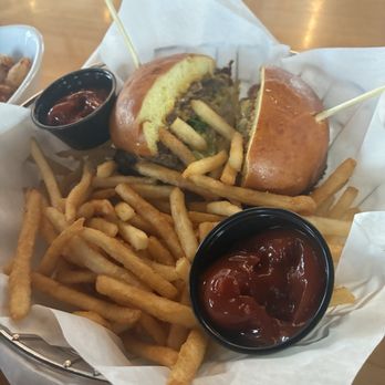 7 Monks Taproom - Smash burger - Beer Bar Near Me - Grand Rapids, Michigan