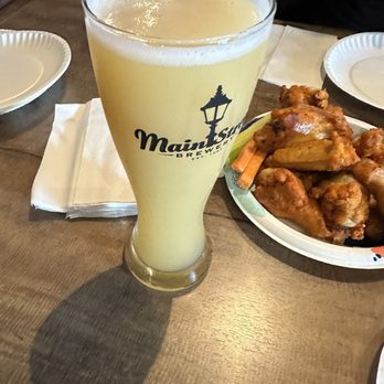 Lamppost Pizza Main Street Brewery - Hazy IPA - Pizza Near Me - Corona, California