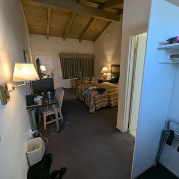Villa Motel - Inside - Hotels Near Me - San Luis Obispo, California