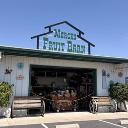 Merced Fruit Barn - Outside
