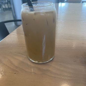 Ethos & Co. Cafe - Iced vanilla latte with oatmilk - Coffee & Tea Near Me - Westerville, Ohio