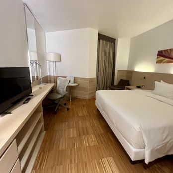 Hilton Garden Inn - Bedroom - Hotels Near Me - Mestre, VE