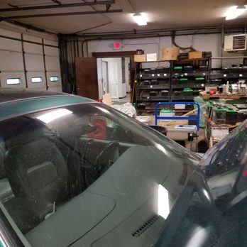 Interstate All Battery Center of Island Lake, IL - Inside the garage. - Auto Parts & Supplies Near Me - Island Lake, Illinois