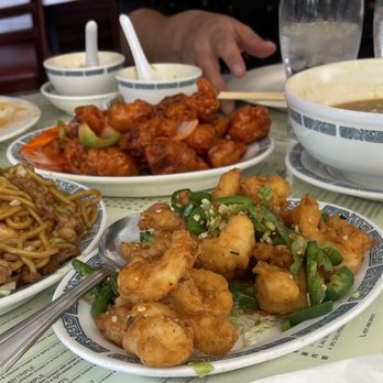 Double Dragon - Yummy chow mein, jalapeño fried shrimp, sour pork, hot and sour soup - Chinese Near Me - Antioch, California Double Dragon - Yummy chow mein, jalapeño fried shrimp, sour pork, hot and sour soup - Chinese Near Me - Antioch, California