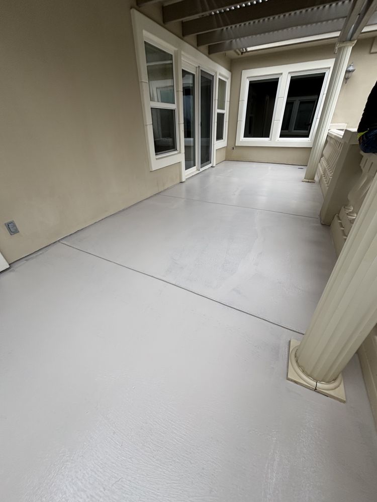 Slide of Loma Blanca Roofing