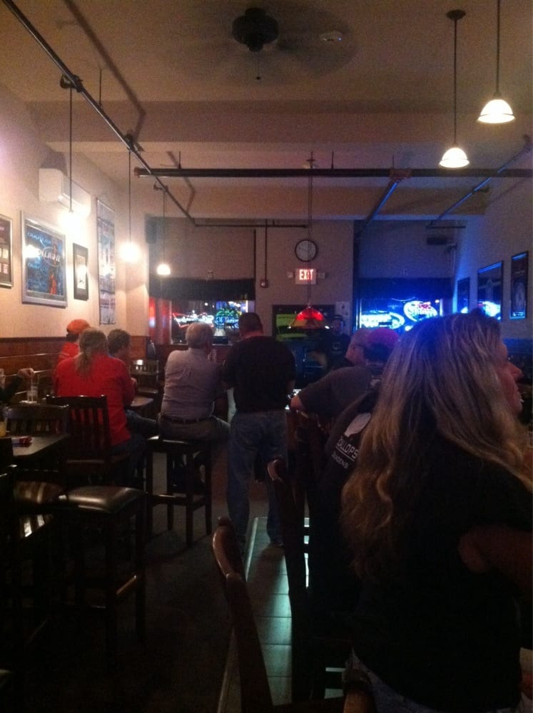 OLD OXFORD PUB Updated October 2024 346 Main St, Fairhaven