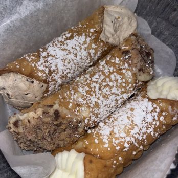 Bova's Bakery - Cappuccino Cannoli, Creme Brulee Cannoli, Original Cannoli - Bakeries Near Me - Boston, Massachusetts