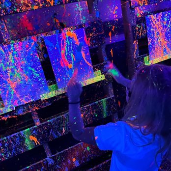 Spin and Splat Art Studio - Neon Splat Room Birthday Party Fun!!‍ - Party & Event Planning Near Me - Toledo, Ohio