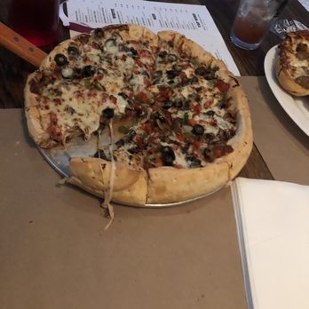 Fixture Pizza Pub - D.I.X. Pizza deep dish - Pizza Near Me - Milwaukee, Wisconsin