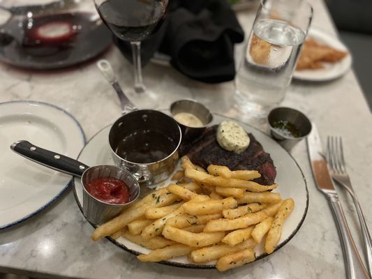 Kendall's Brasserie by null