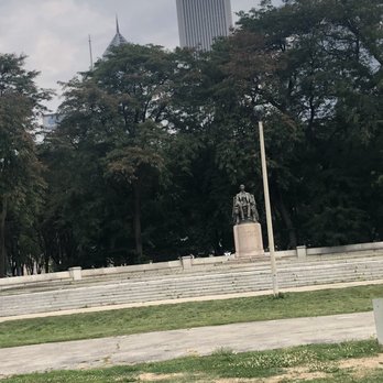 Grant Park - Abraham Lincoln Statue - Parks Near Me - Chicago, Illinois