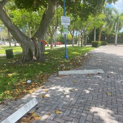 Roadway Towing, Recovery & Transportation - Parking spot