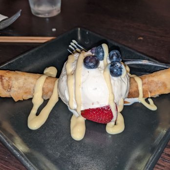P.F. Chang's - Banana spring rolls w pineapple coconut ice cream - Chinese Near Me - Baltimore, Maryland