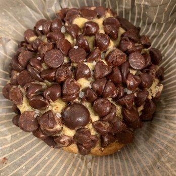 Gideon's Bakehouse - Classic chocolate chip - Bakeries Near Me - Orlando, Florida