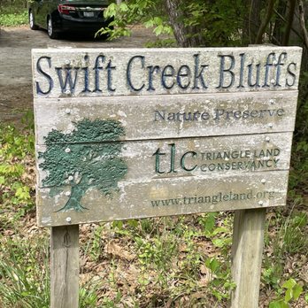 Swift Creek Bluffs Nature Preserve - Sign at entrance - Hiking Near Me - Cary, North Carolina Swift Creek Bluffs Nature Preserve - Sign at entrance - Hiking Near Me - Cary, North Carolina