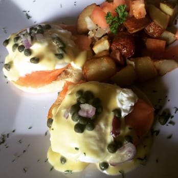 John Doe's - Eggs Benedictine with salmon - Bars Near Me - Guaynabo, Puerto Rico