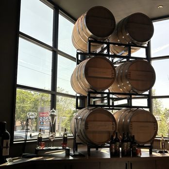 Cooper’s Hawk Winery & Restaurant - New American Near Me - Lee's Summit, Missouri