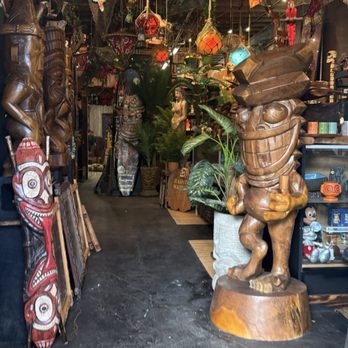 Trader Dave’s - Inside - Home Decor Near Me - Placentia, California