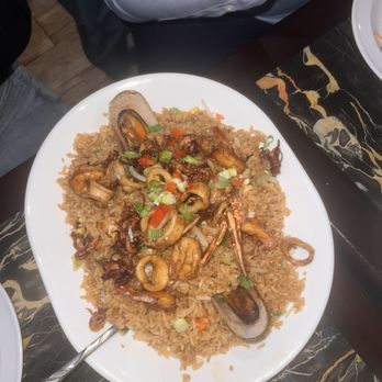 La Caravana Elizabeth - Seafood fried rice - Peruvian Near Me - Elizabeth, New Jersey La Caravana Elizabeth - Seafood fried rice - Peruvian Near Me - Elizabeth, New Jersey