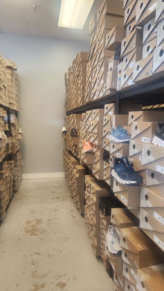 LOVE 2 RUN Updated October 2024 16 Photos 3108 Ross Clark Cir