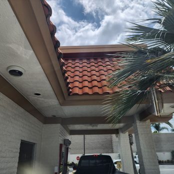 In-N-Out Burger - Burgers Near Me - La Habra, California