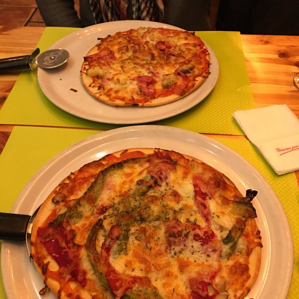Koala - Hawaiian pizza and a mushroom, onion and pepper (red and green) pizza.  They were good and hit the spot. - Burgers Near Me - Bilbao, BI