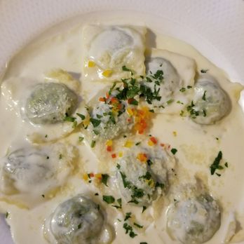Alberto's On Fifth - Spinach ricotta ravioli - Italian Near Me - Naples, Florida Alberto's On Fifth - Spinach ricotta ravioli - Italian Near Me - Naples, Florida