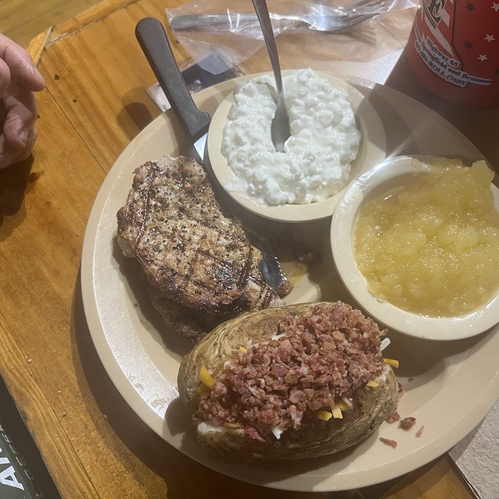 Lamberts Cafe - American Near Me - Sikeston, Missouri
