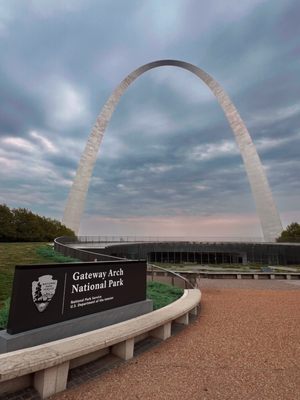 Gateway Arch National Park by null